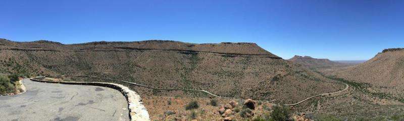 Klipspringer Pass in Karoo National Park